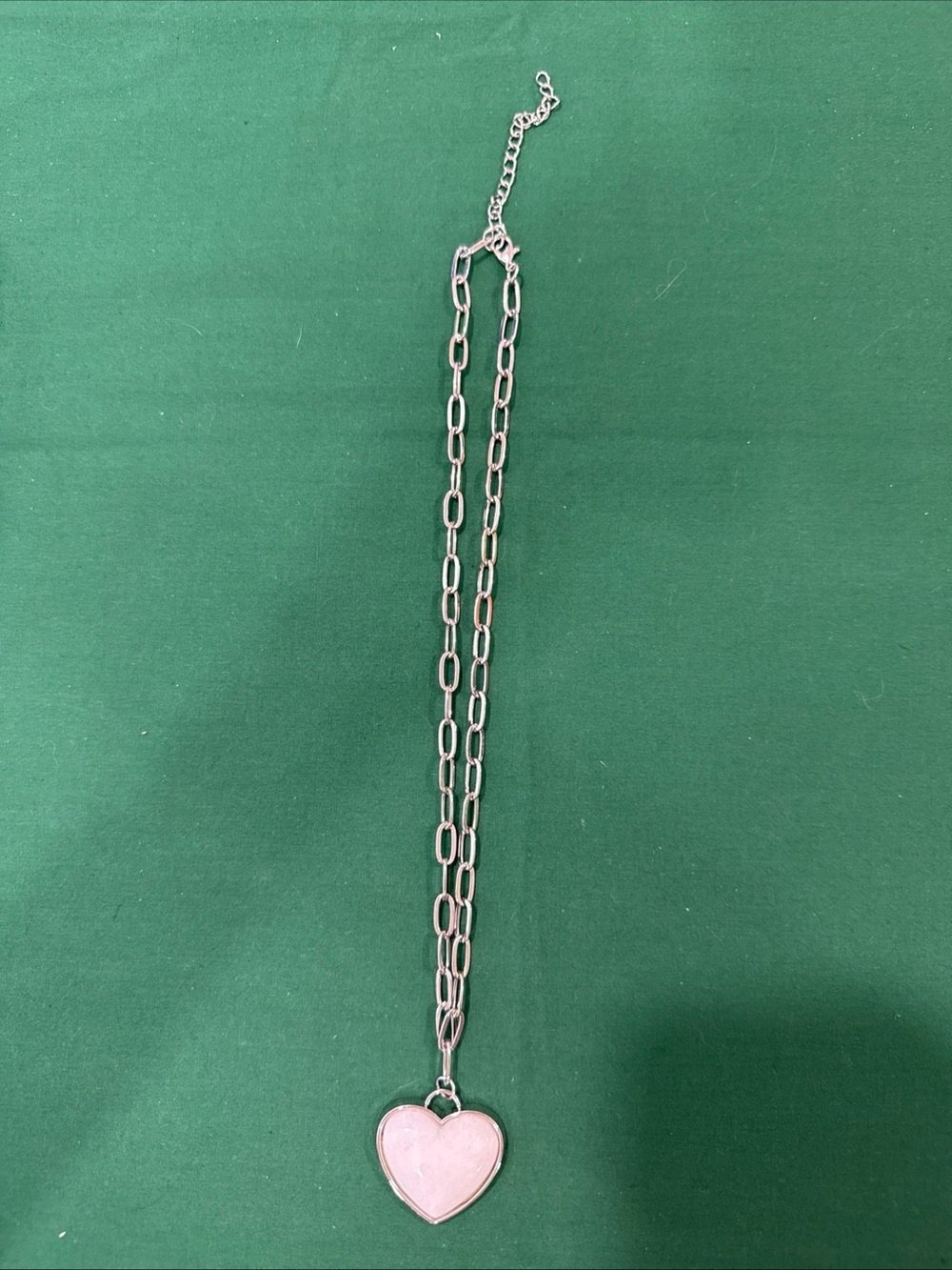 SilverTone oval chain line necklace W/White heart pendant 71F